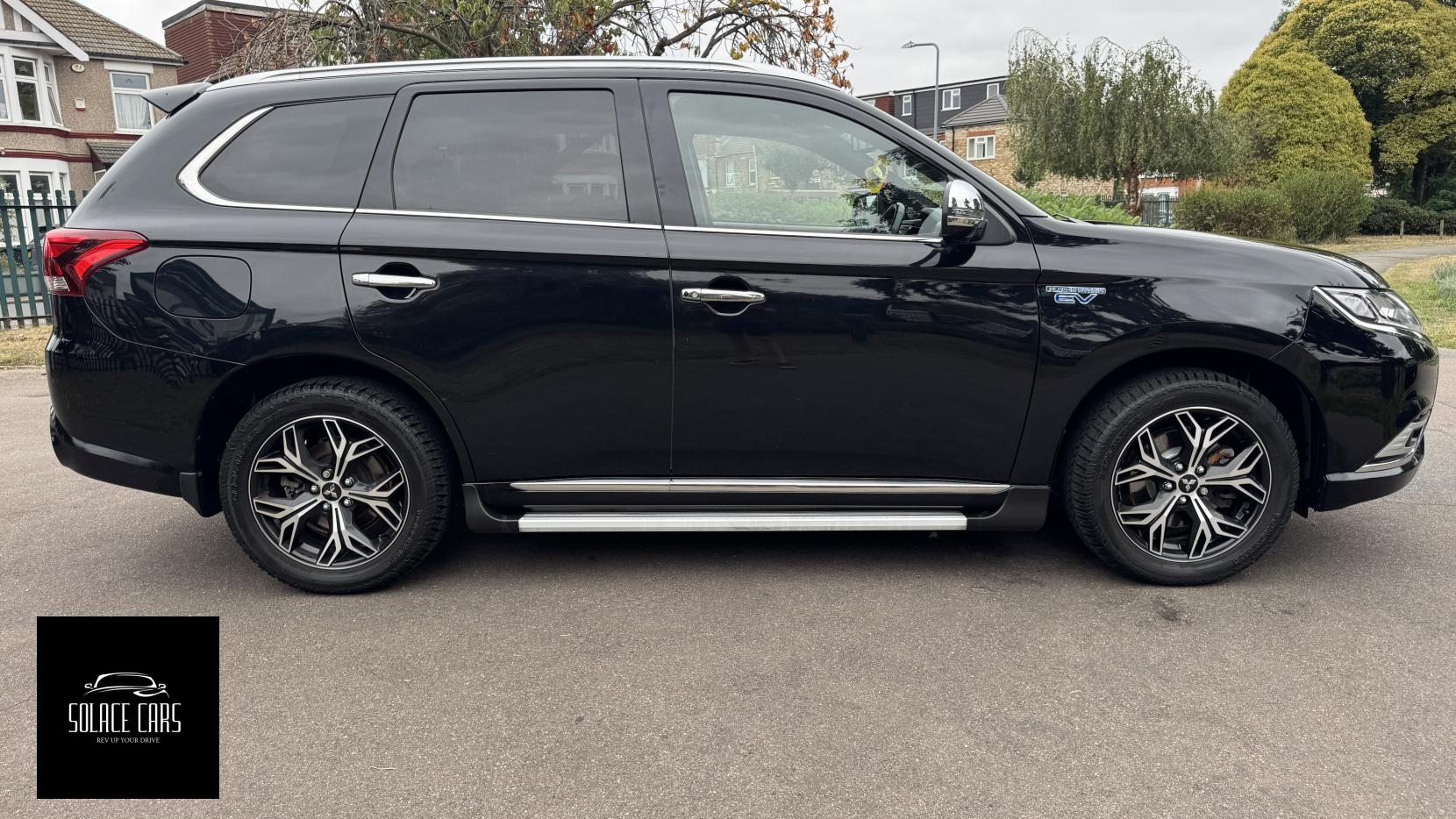 Mitsubishi Outlander 2.4h TwinMotor 13.8kWh 4h SUV 5dr Petrol Plug-in Hybrid CVT 4WD Euro 6 (s/s) (209 ps)