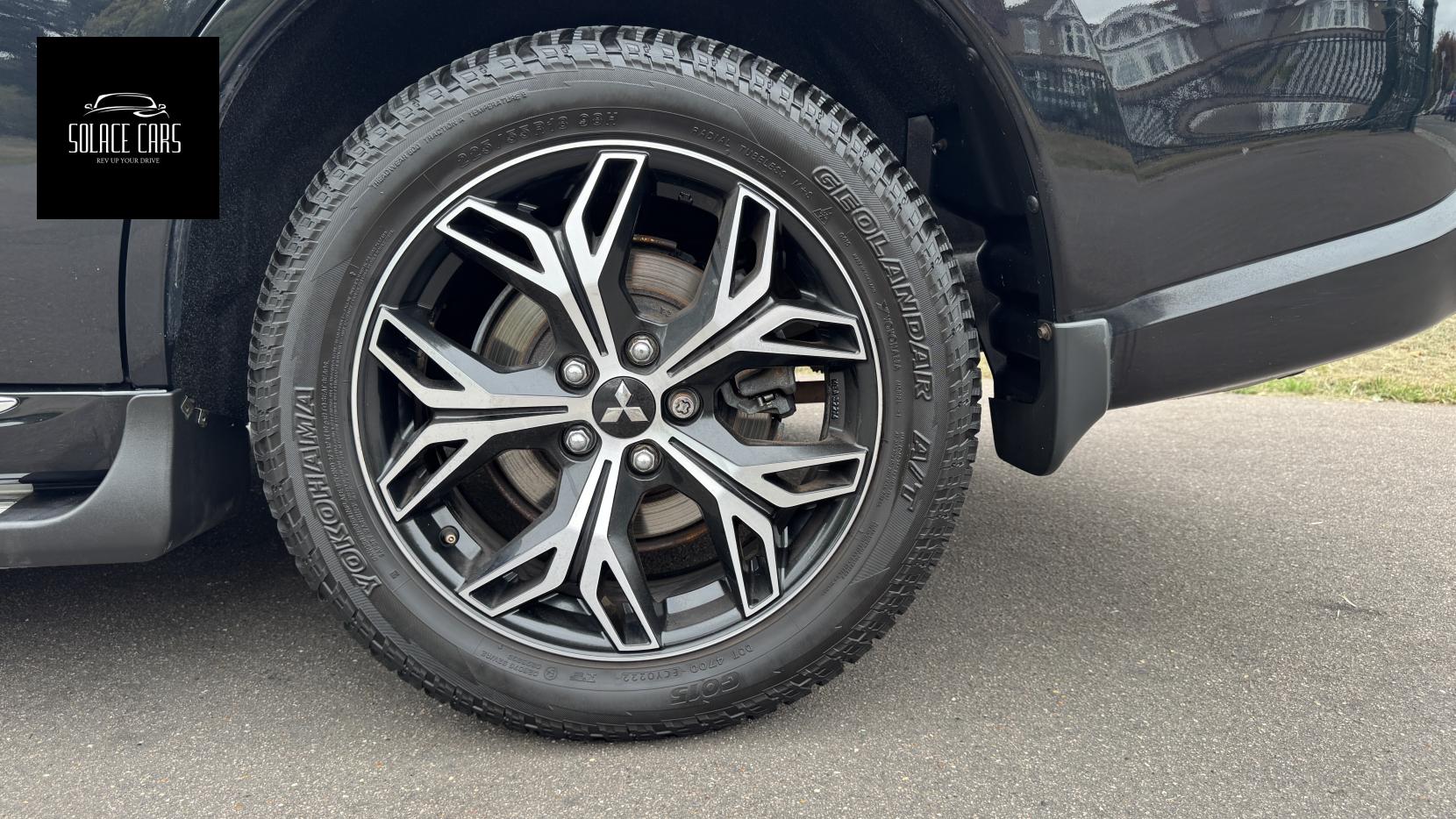 Mitsubishi Outlander 2.4h TwinMotor 13.8kWh 4h SUV 5dr Petrol Plug-in Hybrid CVT 4WD Euro 6 (s/s) (209 ps)