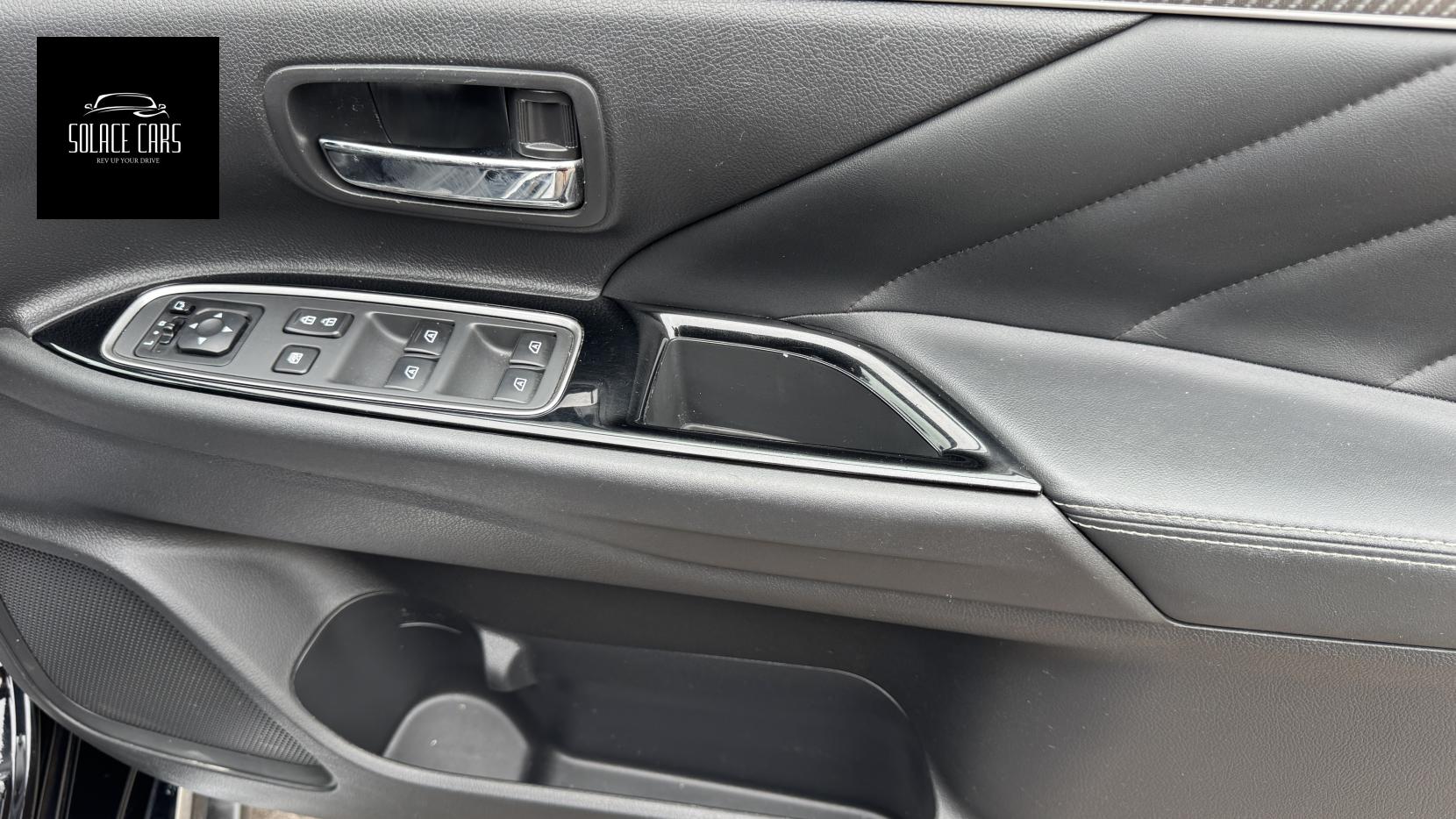 Mitsubishi Outlander 2.4h TwinMotor 13.8kWh 4h SUV 5dr Petrol Plug-in Hybrid CVT 4WD Euro 6 (s/s) (209 ps)