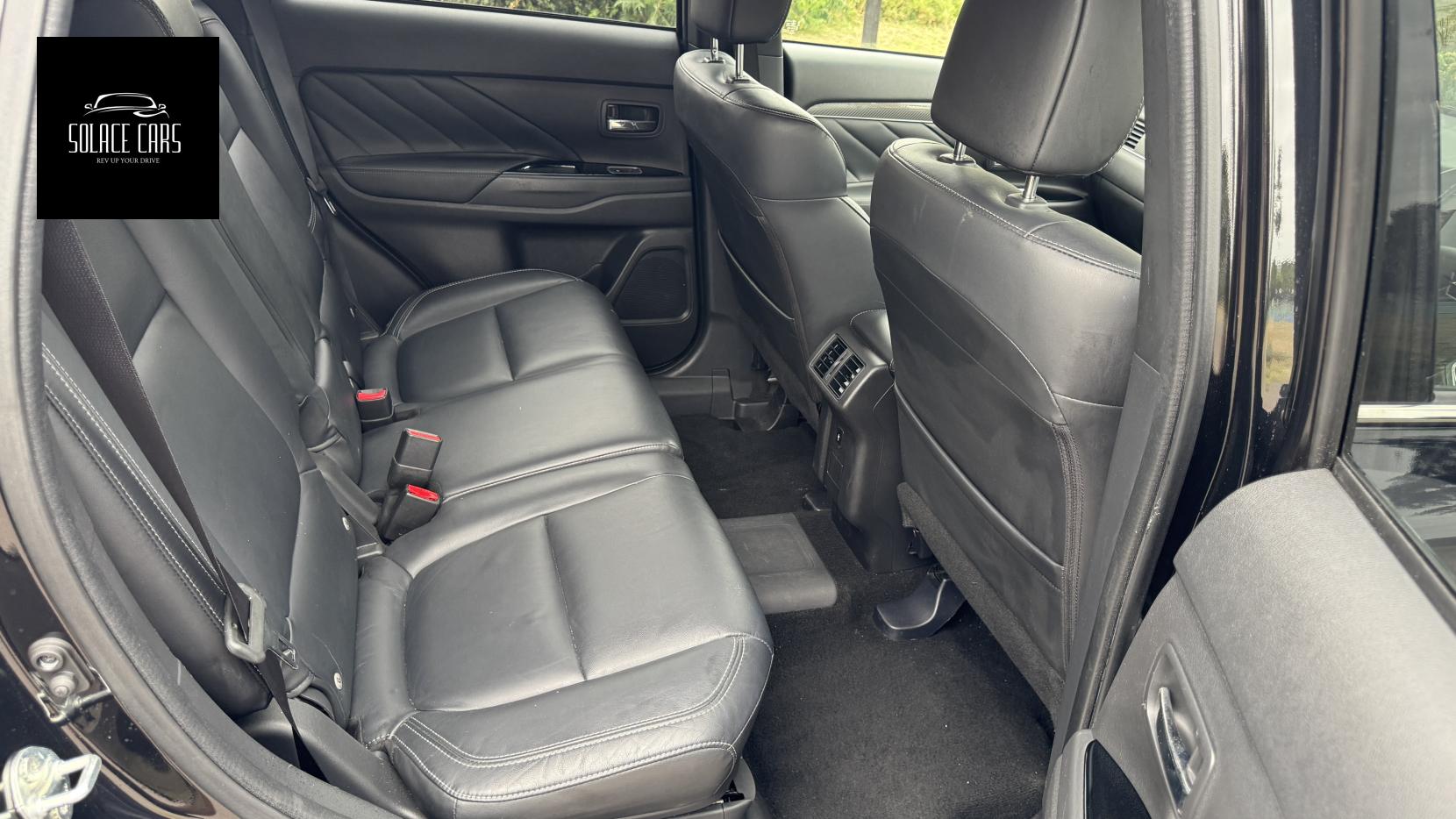 Mitsubishi Outlander 2.4h TwinMotor 13.8kWh 4h SUV 5dr Petrol Plug-in Hybrid CVT 4WD Euro 6 (s/s) (209 ps)