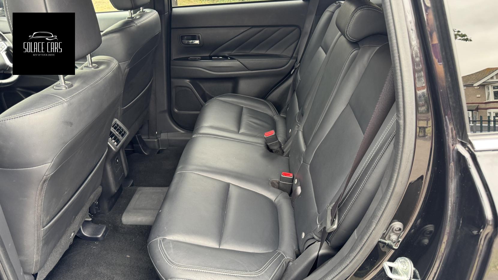 Mitsubishi Outlander 2.4h TwinMotor 13.8kWh 4h SUV 5dr Petrol Plug-in Hybrid CVT 4WD Euro 6 (s/s) (209 ps)