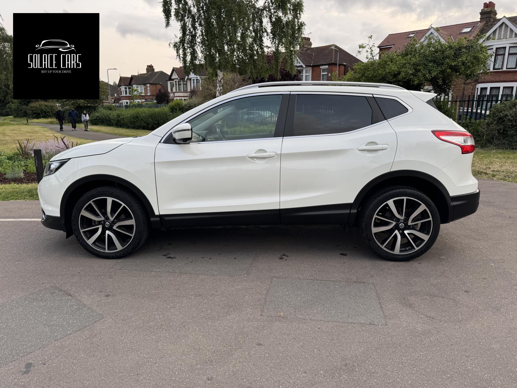 Nissan Qashqai 1.2 DIG-T Tekna SUV 5dr Petrol XTRON 2WD Euro 5 (s/s) (115 ps)