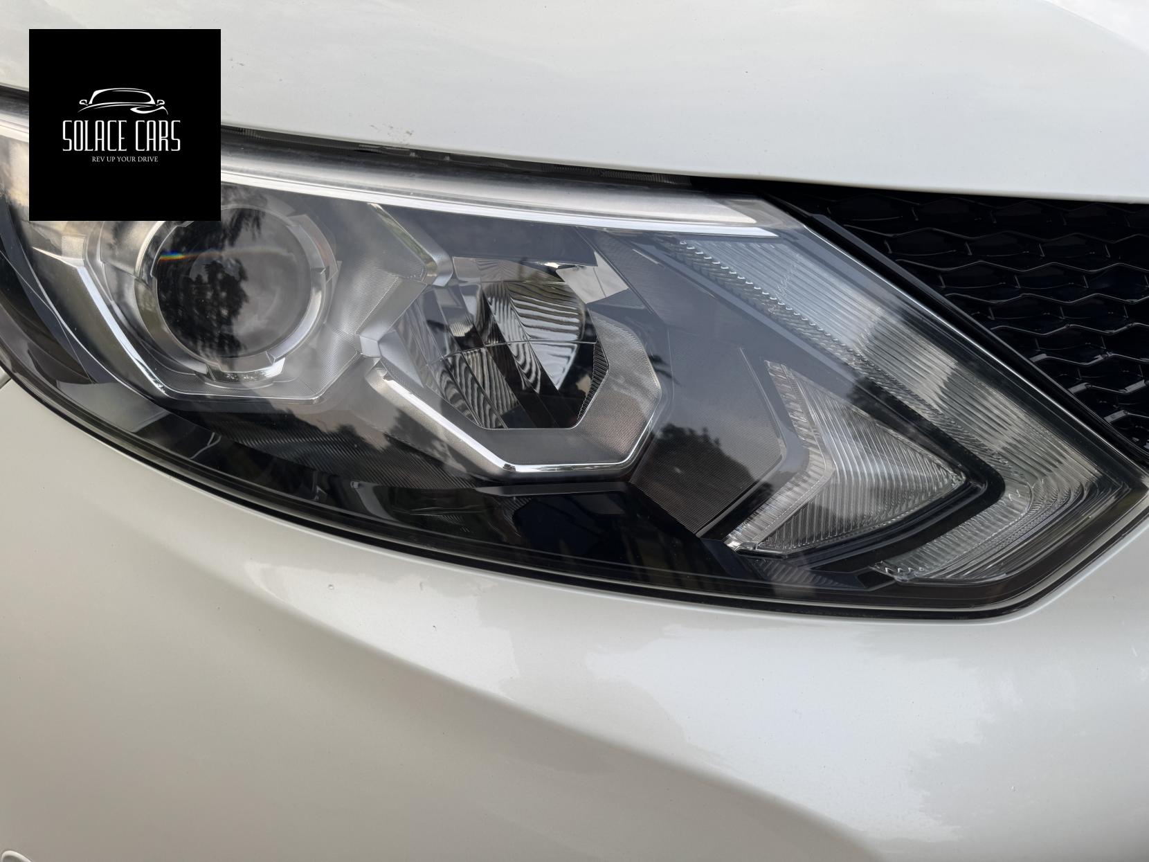 Nissan Qashqai 1.2 DIG-T Tekna SUV 5dr Petrol XTRON 2WD Euro 5 (s/s) (115 ps)