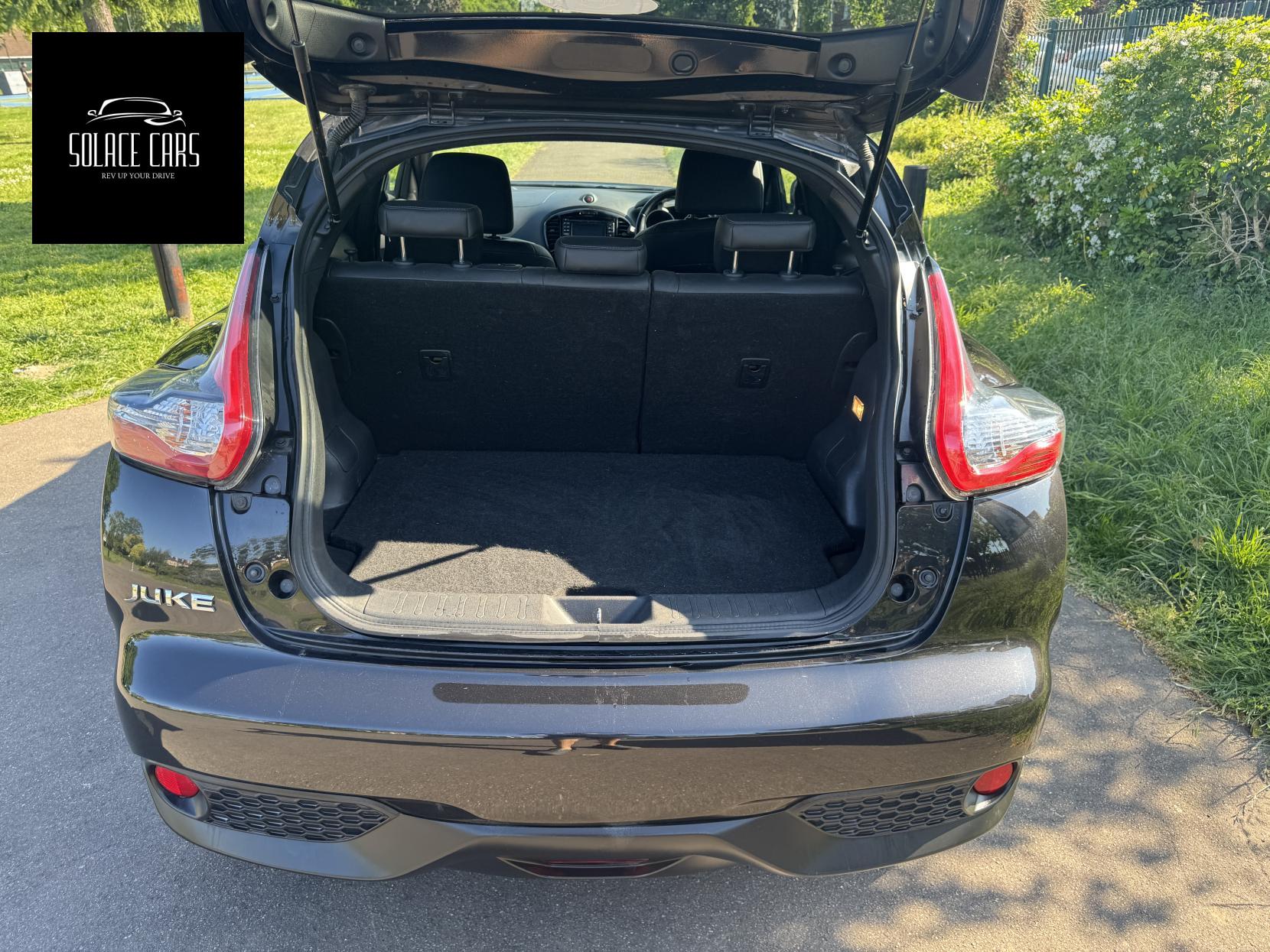 Nissan Juke 1.6 Tekna SUV 5dr Petrol XTRON Euro 5 (117 ps)