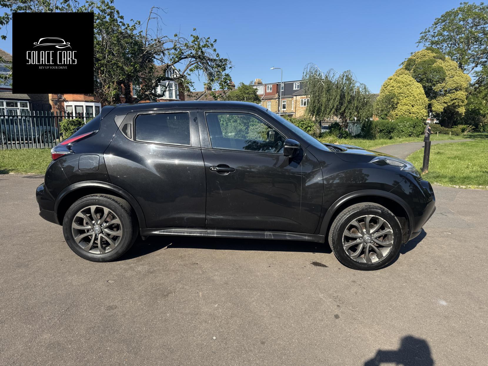 Nissan Juke 1.6 Tekna SUV 5dr Petrol XTRON Euro 5 (117 ps)