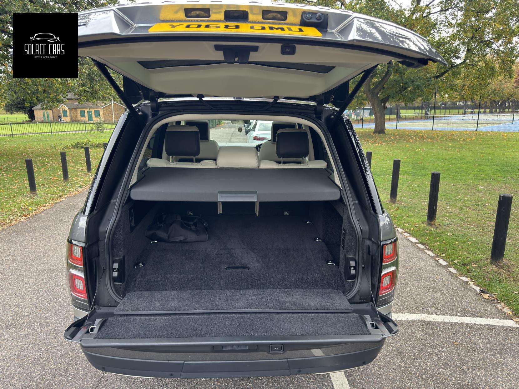 Land Rover Range Rover 2.0 P400e 12.4kWh GPF Vogue SUV 5dr Petrol Plug-in Hybrid Auto 4WD Euro 6 (s/s) (404 ps)