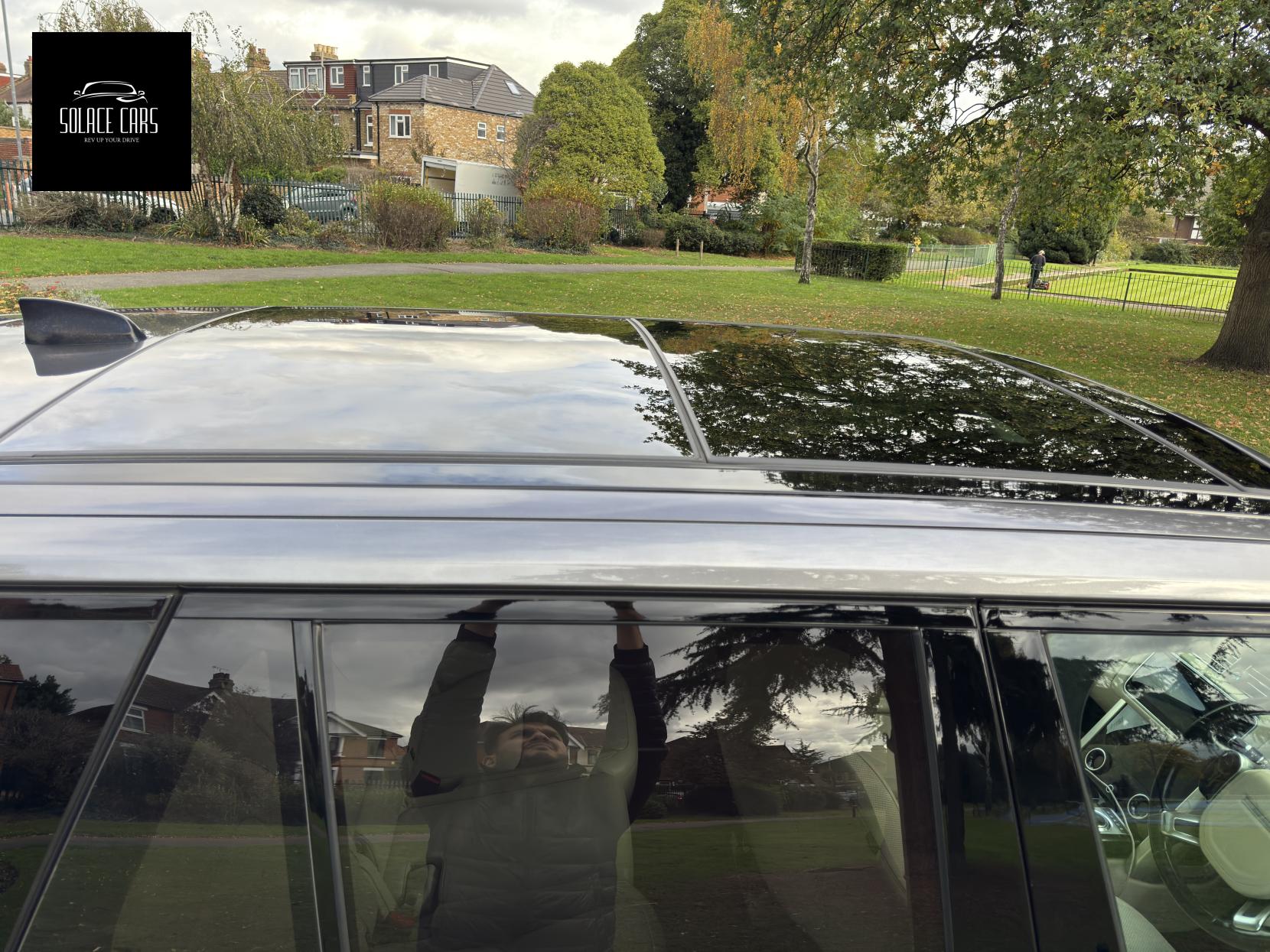 Land Rover Range Rover 2.0 P400e 12.4kWh GPF Vogue SUV 5dr Petrol Plug-in Hybrid Auto 4WD Euro 6 (s/s) (404 ps)