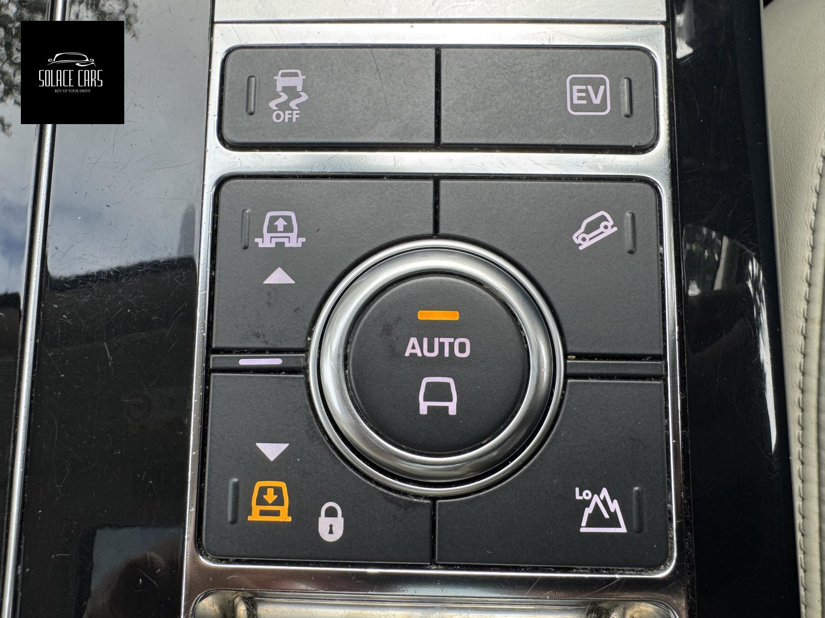 Land Rover Range Rover 2.0 P400e 12.4kWh GPF Vogue SUV 5dr Petrol Plug-in Hybrid Auto 4WD Euro 6 (s/s) (404 ps)