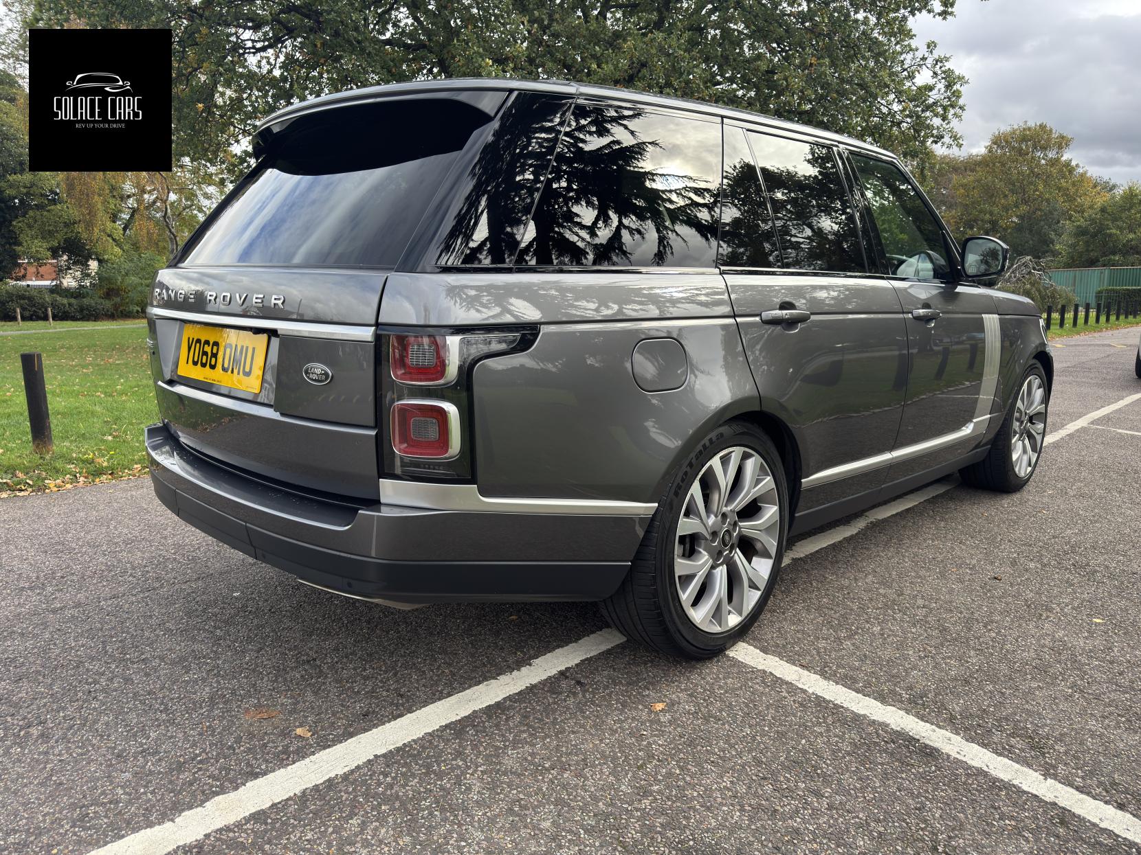 Land Rover Range Rover 2.0 P400e 12.4kWh GPF Vogue SUV 5dr Petrol Plug-in Hybrid Auto 4WD Euro 6 (s/s) (404 ps)