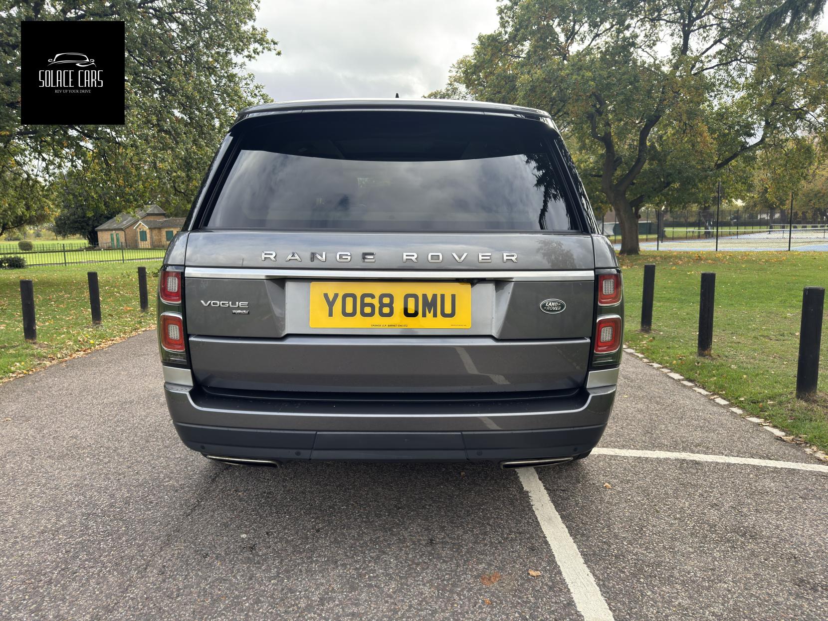Land Rover Range Rover 2.0 P400e 12.4kWh GPF Vogue SUV 5dr Petrol Plug-in Hybrid Auto 4WD Euro 6 (s/s) (404 ps)