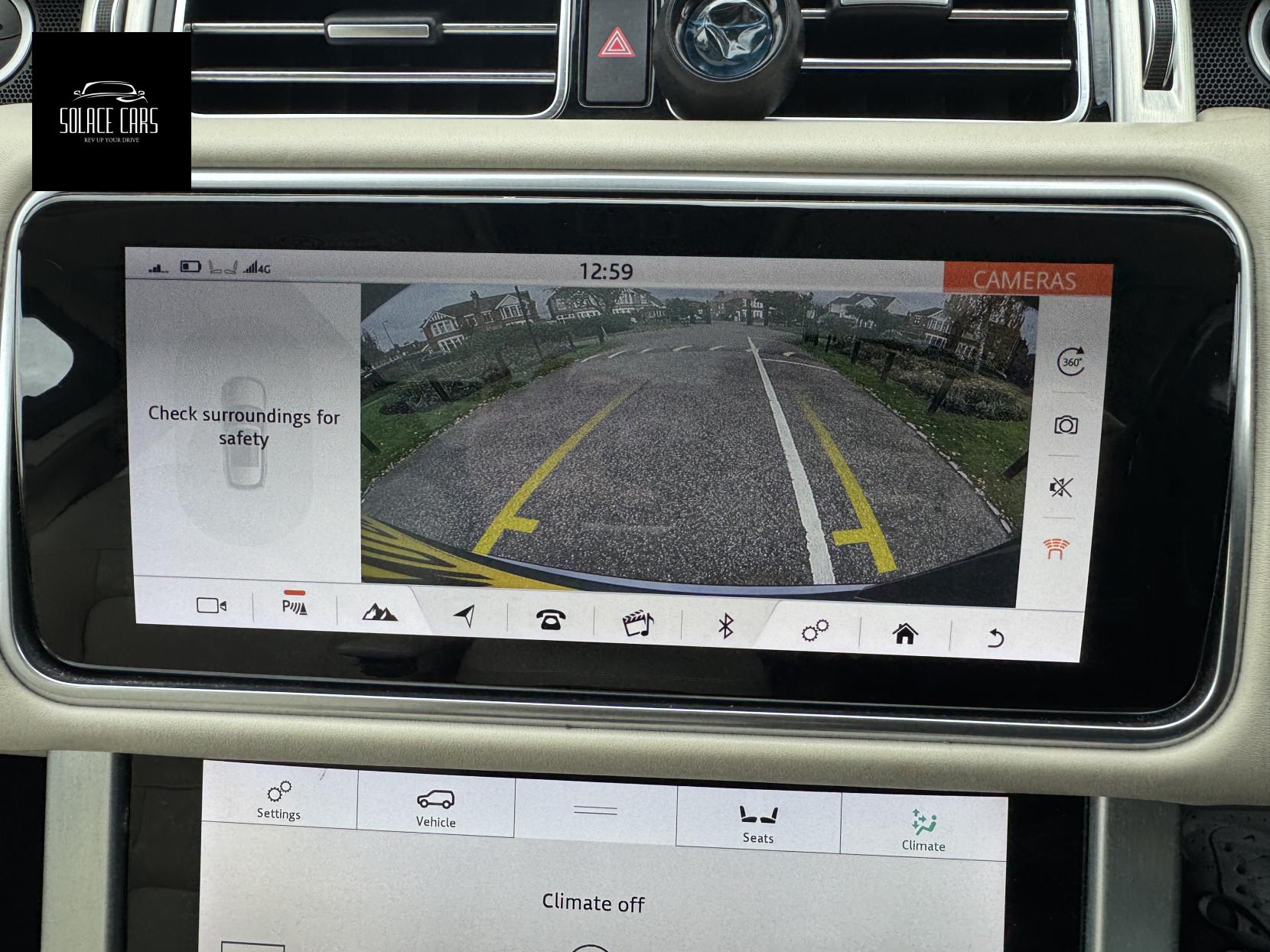 Land Rover Range Rover 2.0 P400e 12.4kWh GPF Vogue SUV 5dr Petrol Plug-in Hybrid Auto 4WD Euro 6 (s/s) (404 ps)