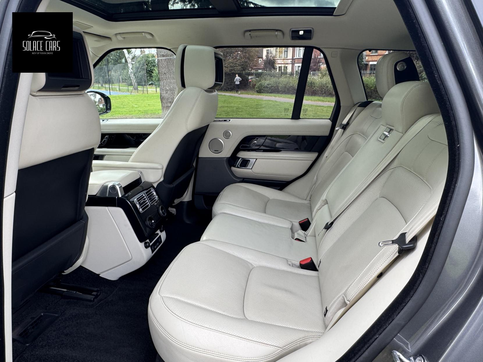 Land Rover Range Rover 2.0 P400e 12.4kWh GPF Vogue SUV 5dr Petrol Plug-in Hybrid Auto 4WD Euro 6 (s/s) (404 ps)