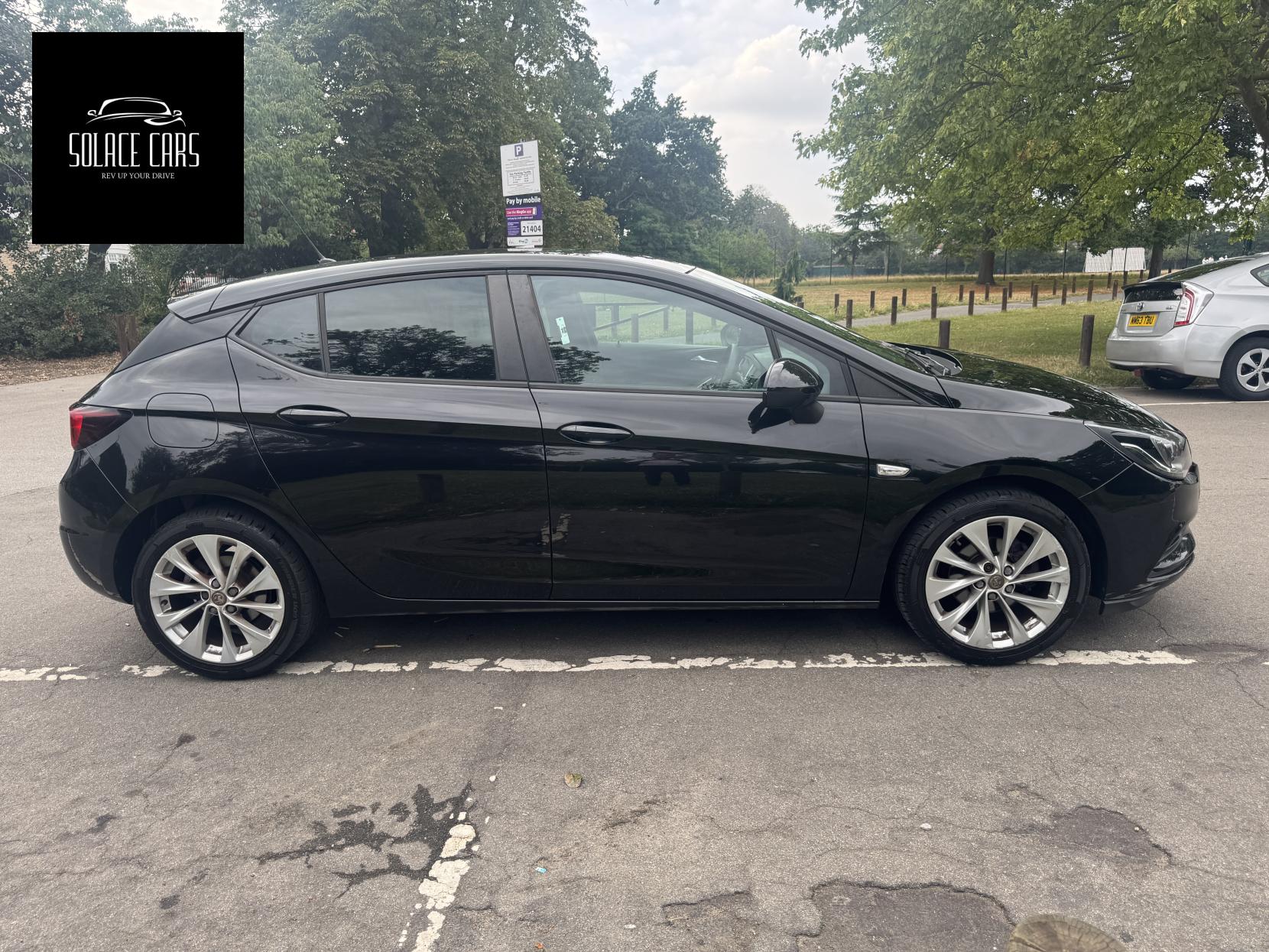 Vauxhall Astra 1.0i Turbo ecoTEC Design Hatchback 5dr Petrol Manual Euro 6 (s/s) (105 ps)