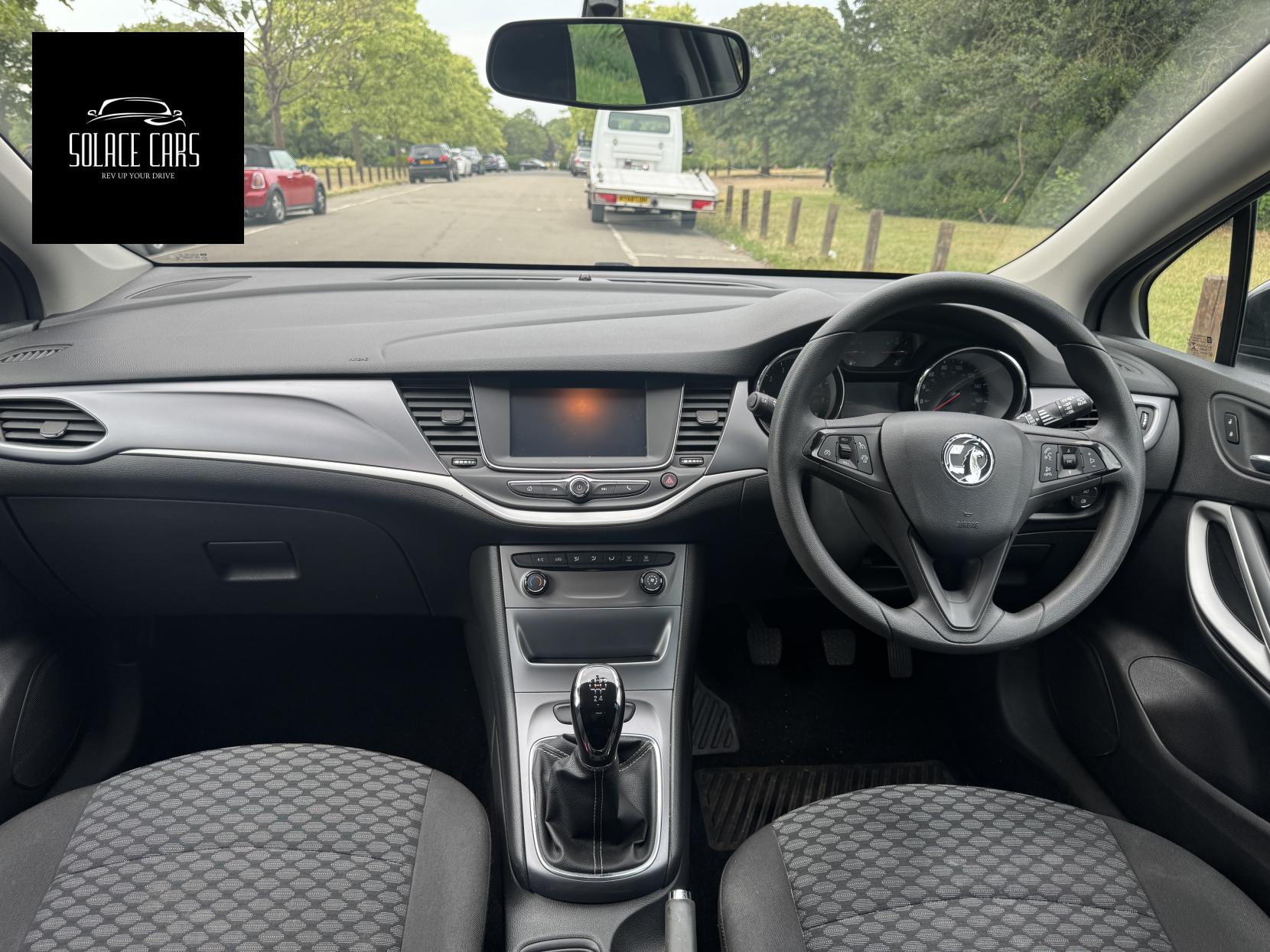 Vauxhall Astra 1.0i Turbo ecoTEC Design Hatchback 5dr Petrol Manual Euro 6 (s/s) (105 ps)