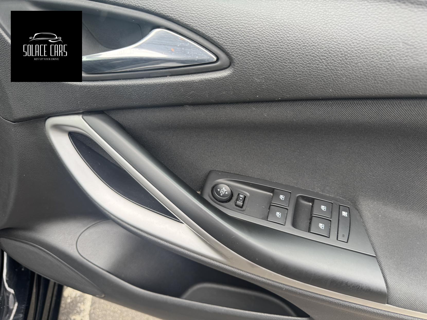 Vauxhall Astra 1.0i Turbo ecoTEC Design Hatchback 5dr Petrol Manual Euro 6 (s/s) (105 ps)