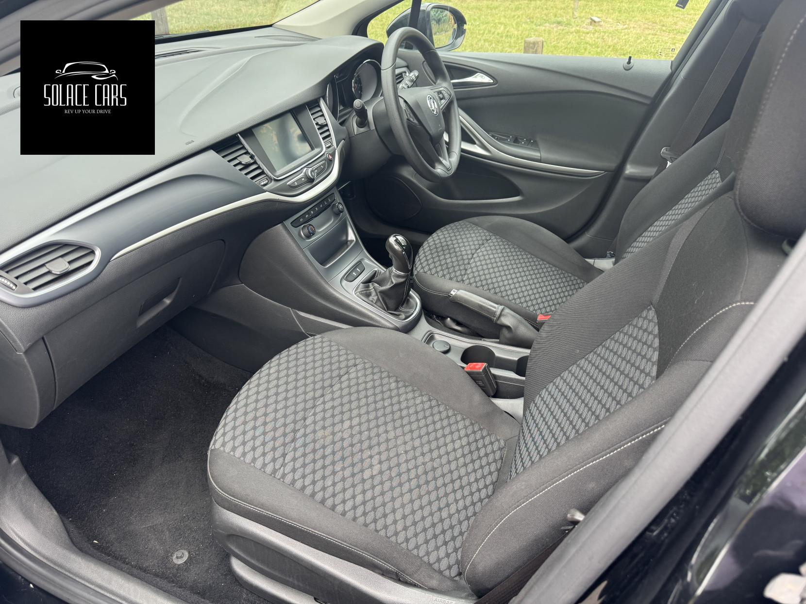 Vauxhall Astra 1.0i Turbo ecoTEC Design Hatchback 5dr Petrol Manual Euro 6 (s/s) (105 ps)